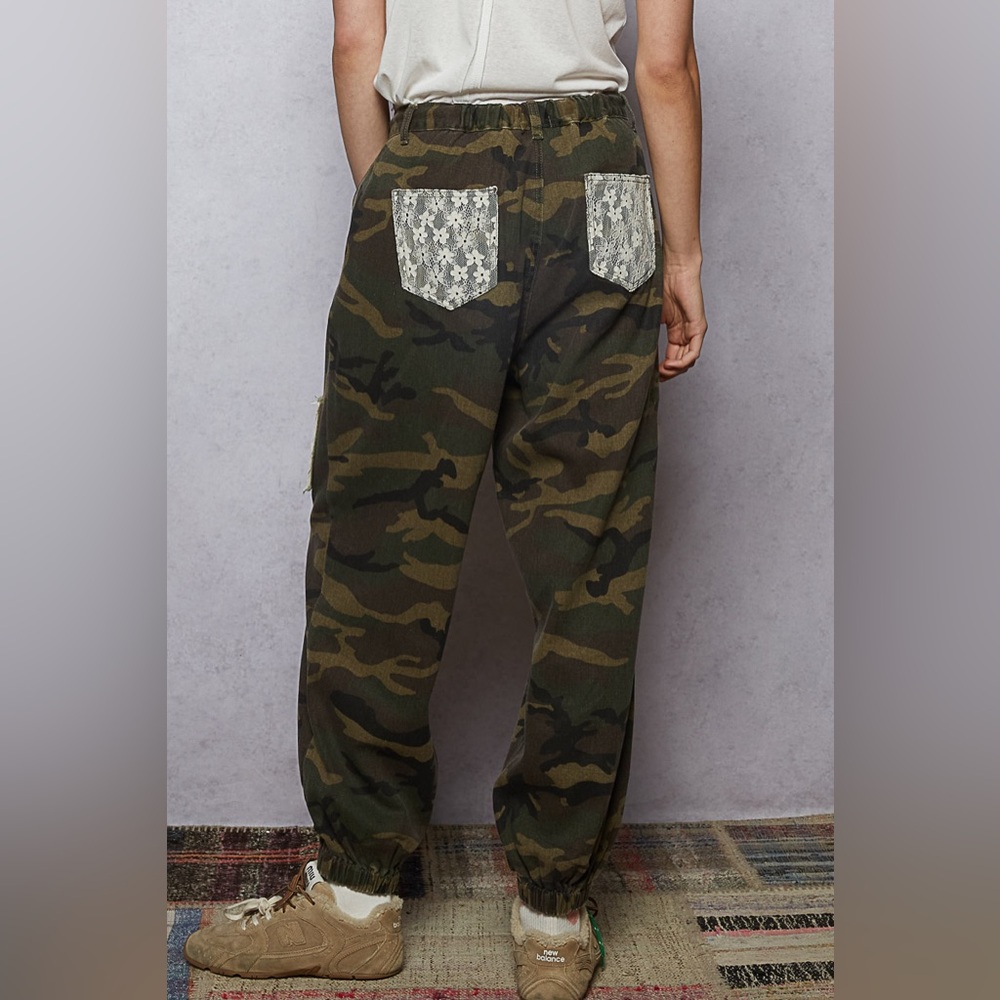 🍓 POL “ Lace Love Joggers “ | Camo - Picture 8 of 10